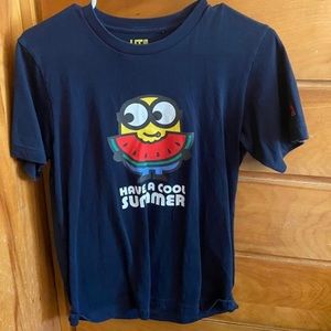 Uniqlo minion shirt
